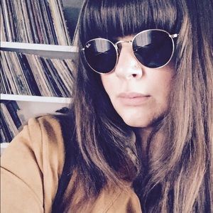 Meet your Posher, Pia